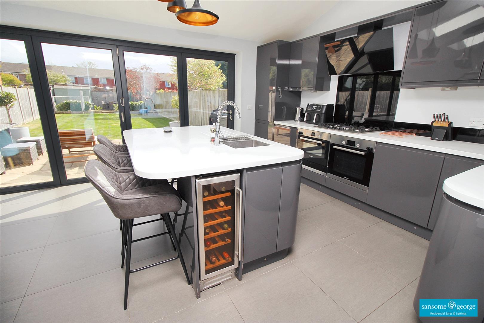 3 bed property in Westwood Road, Reading